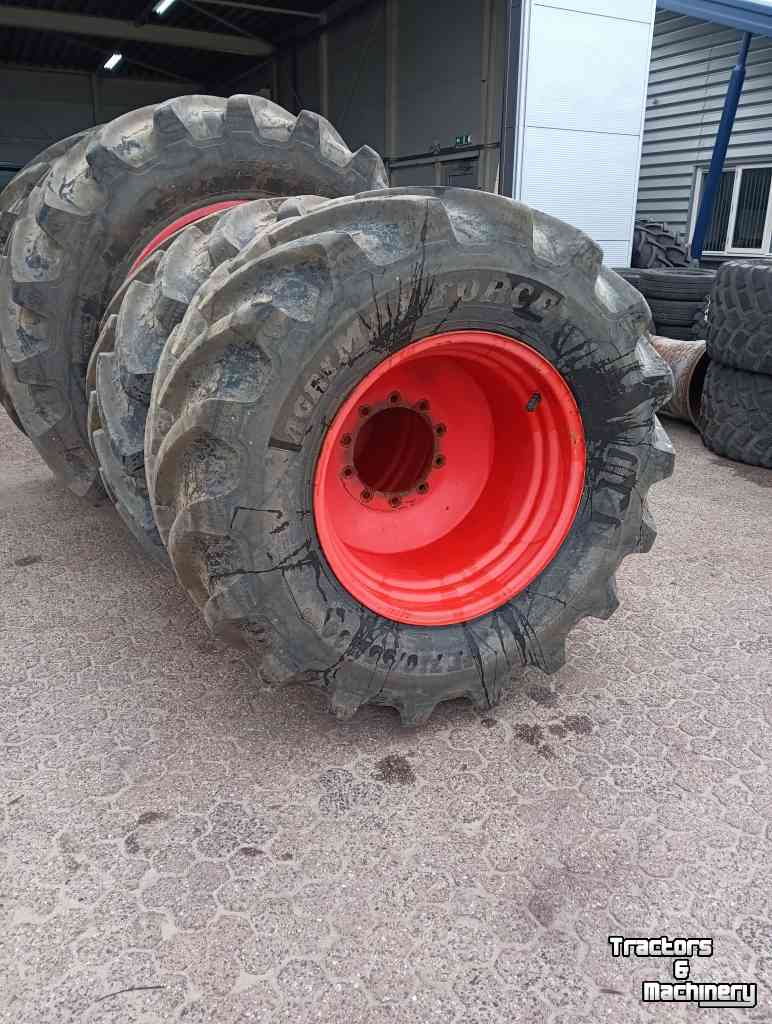 Roues, Pneus, Jantes, Barillets Jumelage BKT 900/50R42 710/55R30