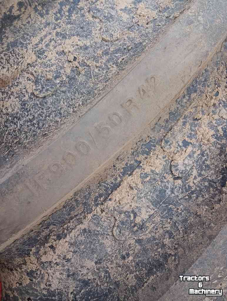 Roues, Pneus, Jantes, Barillets Jumelage BKT 900/50R42 710/55R30