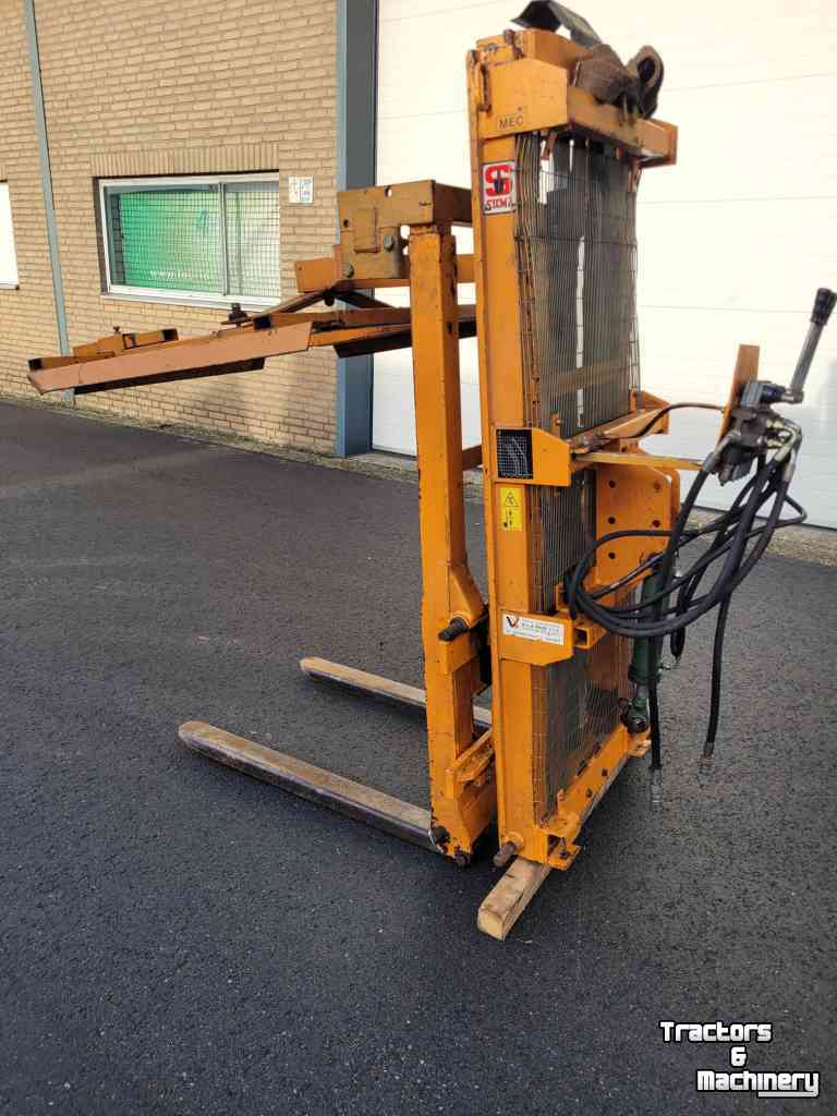 Elévateur Sicma Hefmast met kistenklem