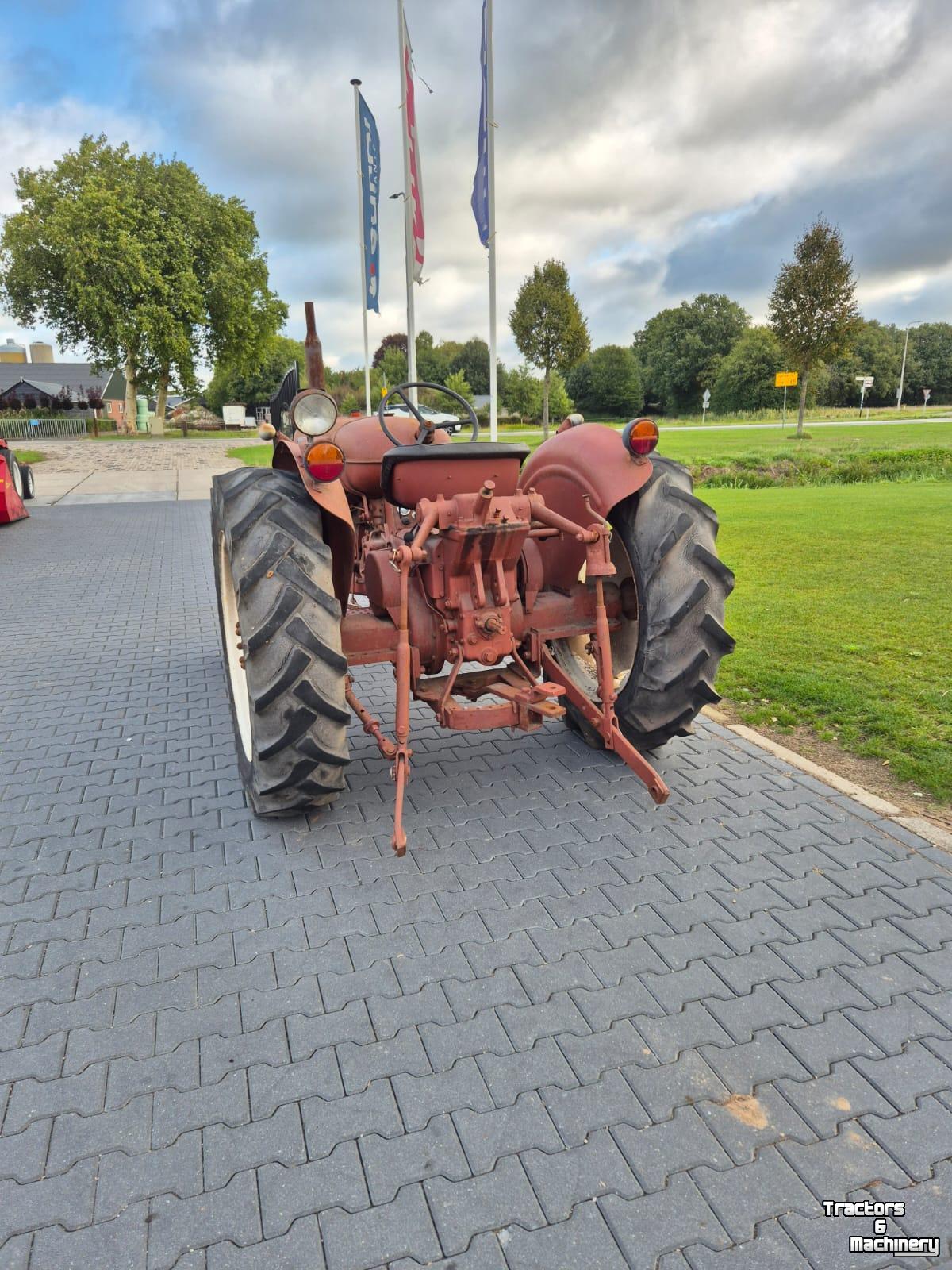 Tracteurs anciens Nuffield Nuffield 460