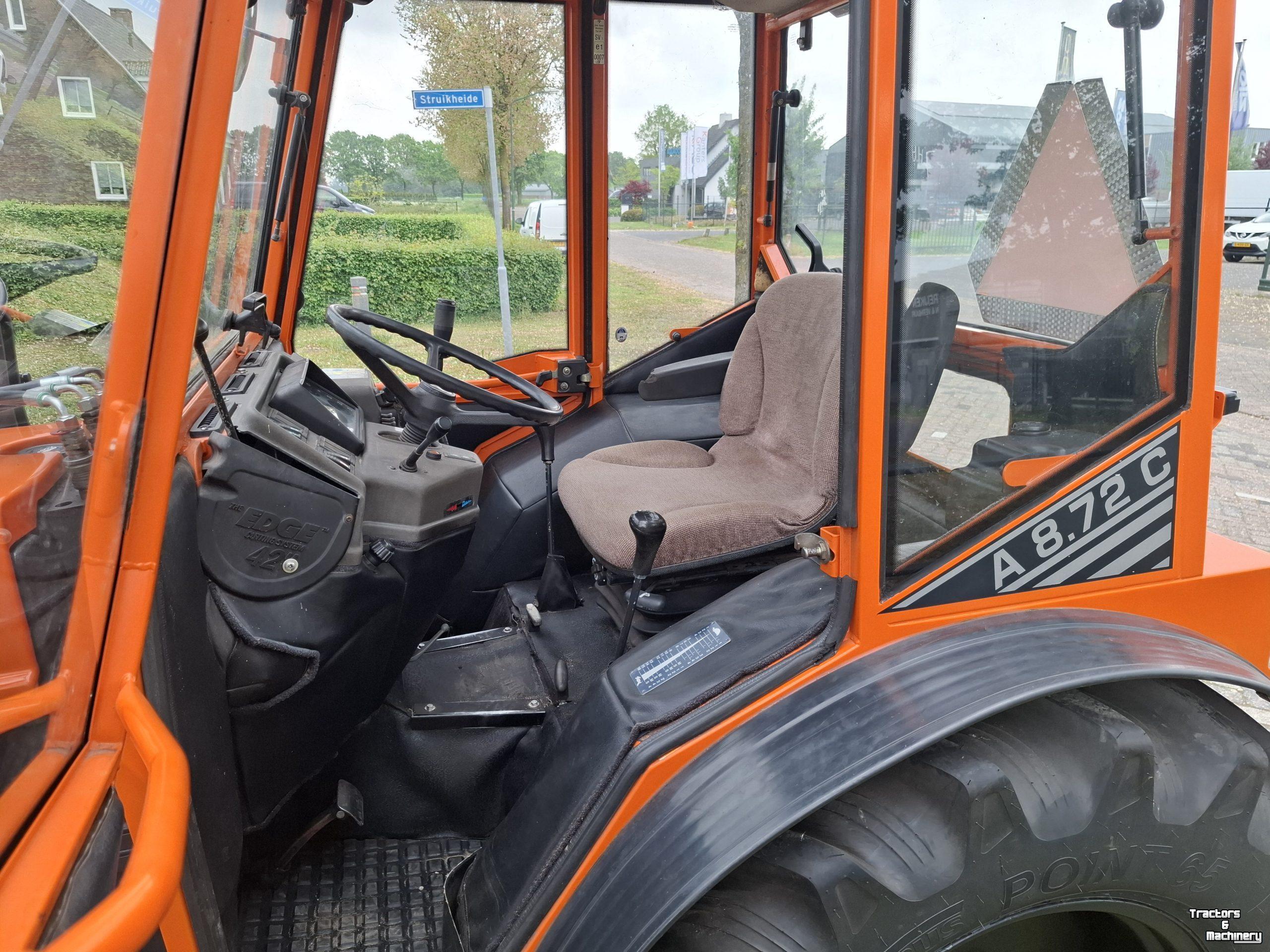 Tracteur pour vignes et vergers Holder 8.72