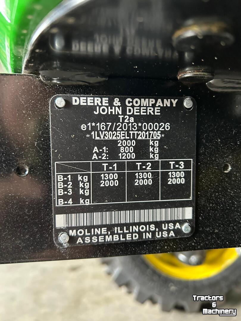 Tracteur pour vignes et vergers John Deere 3025E