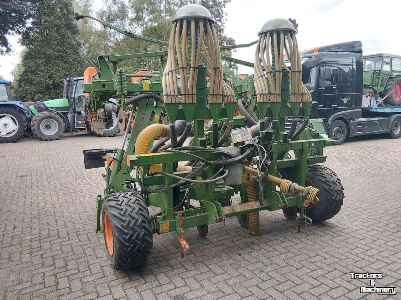 Semoir Amazone ED 601 Maiszaaimachine schijfkouters