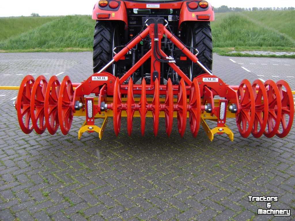Rouleau compacteur latérale / avant M.H. VPO 3000 en VPO 3600 dubbele beddenmaker met vlakschuif 1,50 of 1,80 meter