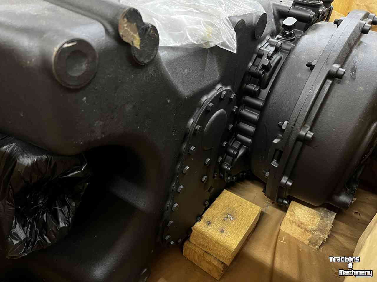 Chargeuse sur pneus Case Complete Powershift versnellingsbak ZF voor Case CE 821E, 921E  New Holland W190B, W190BLR, W190B E.I.