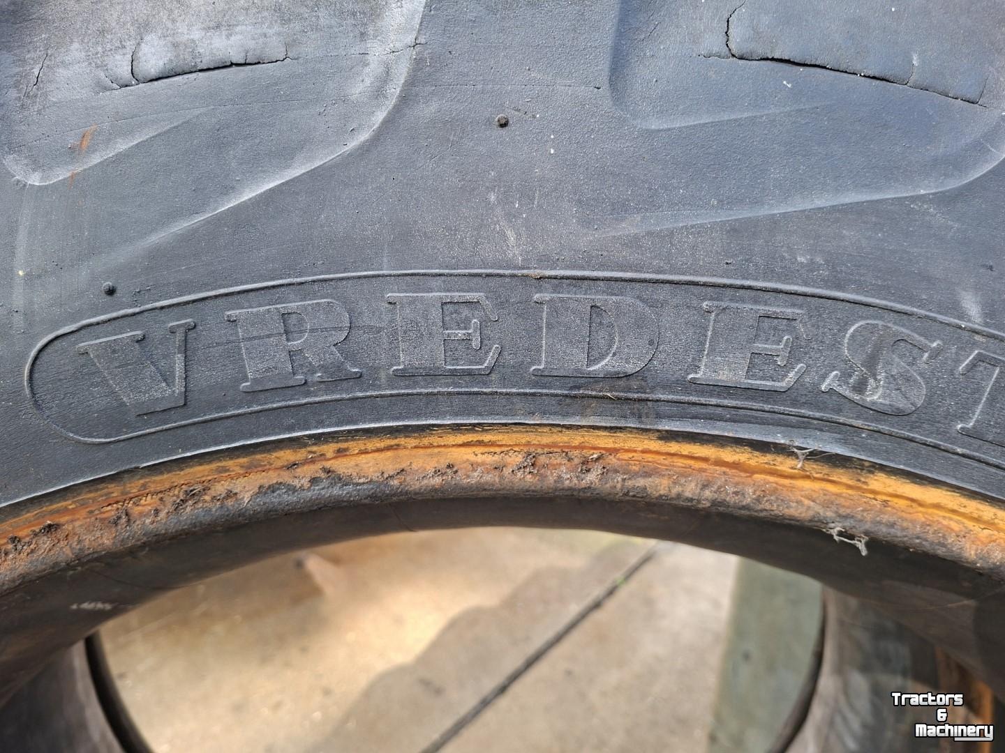 Roues, Pneus, Jantes, Barillets Jumelage Vredestein 13.6R38