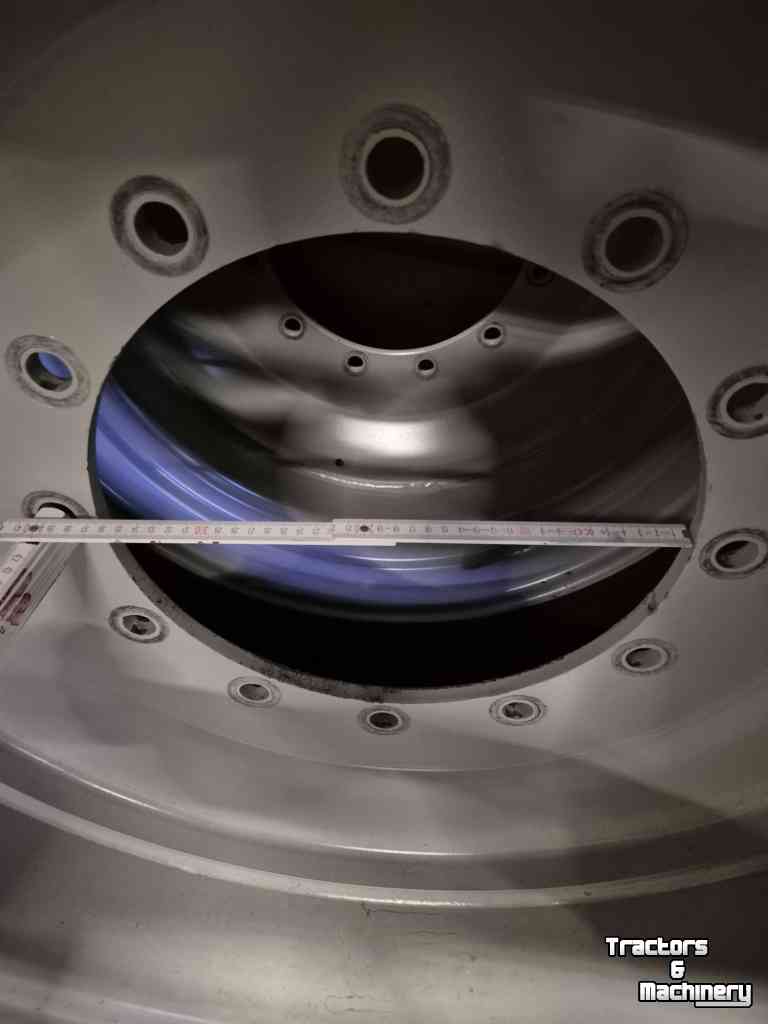 Roues, Pneus, Jantes, Barillets Jumelage  600/65R34  + 710/75R42