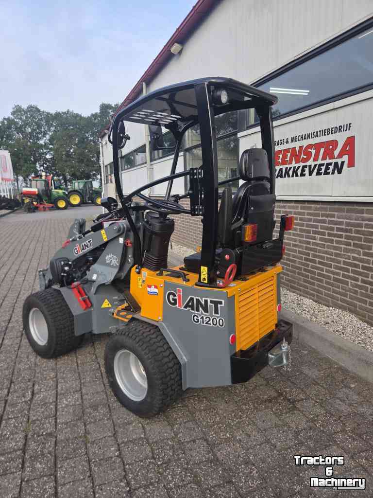 Chargeuse sur pneus Giant G1200 -50974