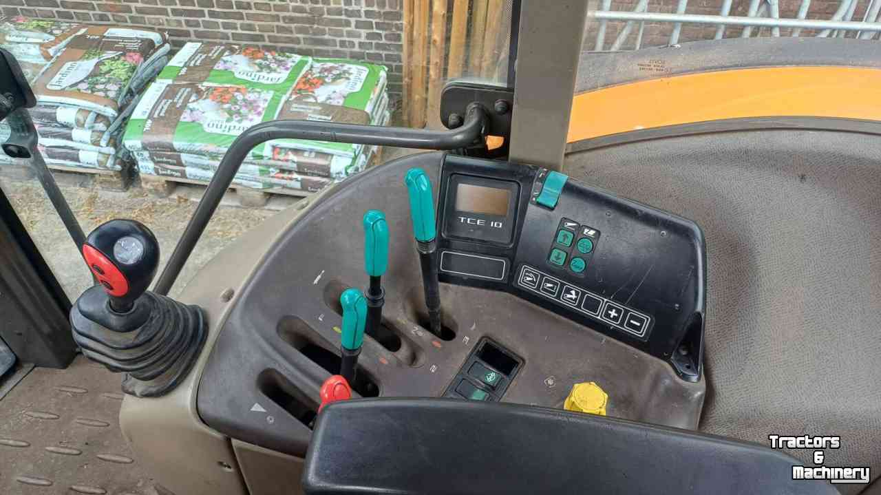 Tracteur Renault Ares 550 RZ