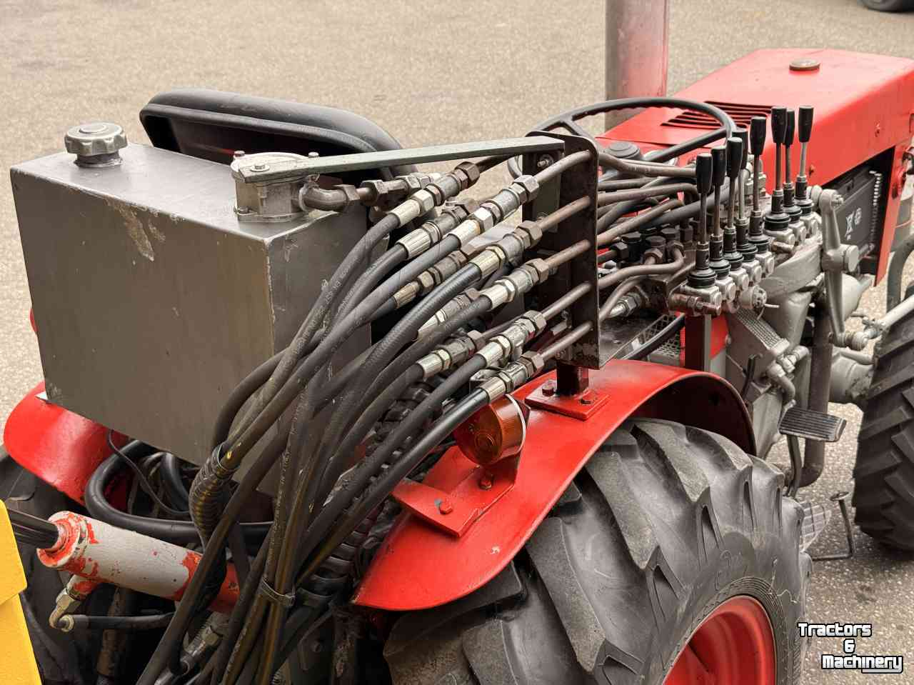 Tracteur pour vignes et vergers Schanzlin 300A met kluitrooier