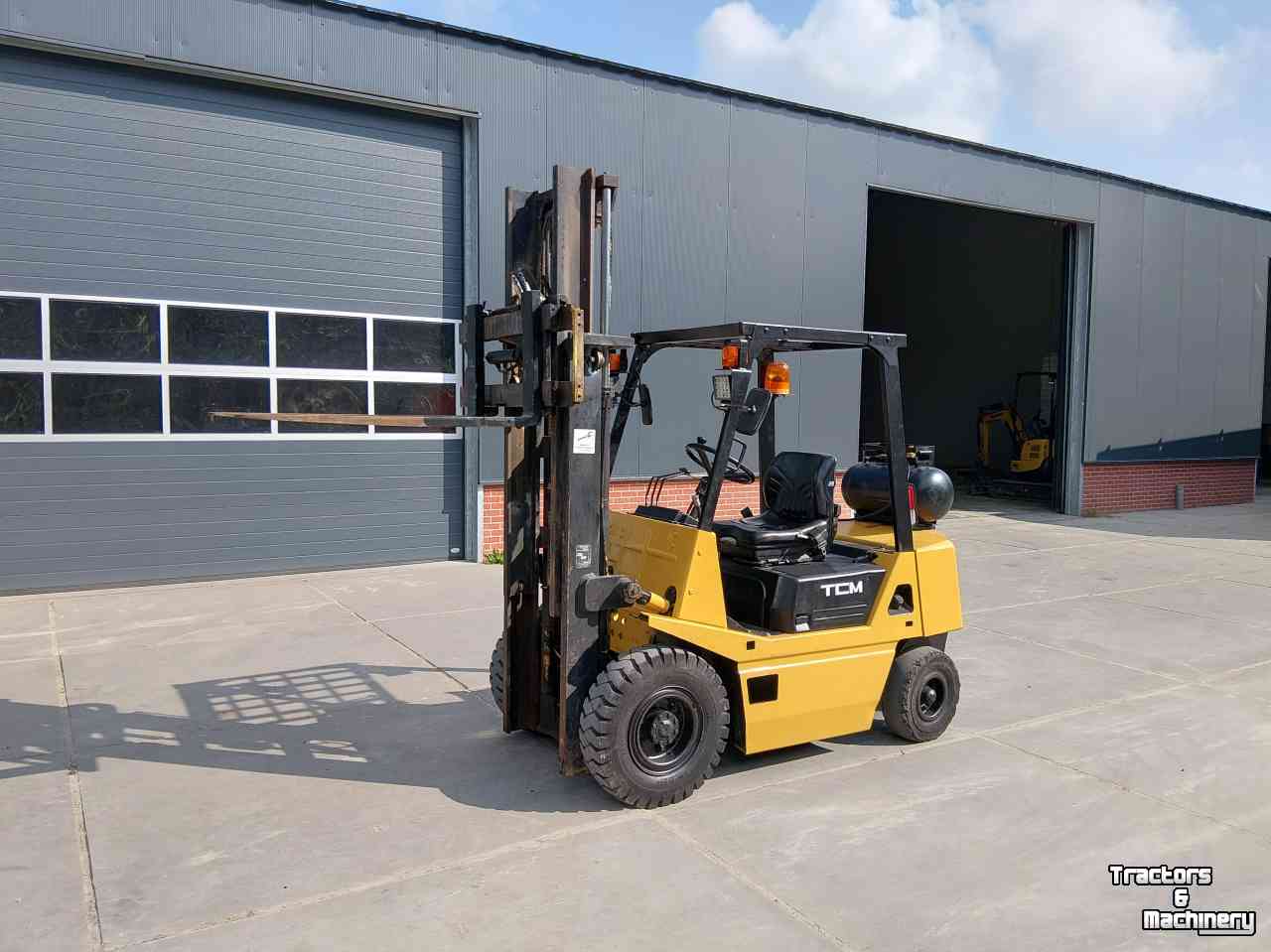Chariot élévateur TCM FG 20