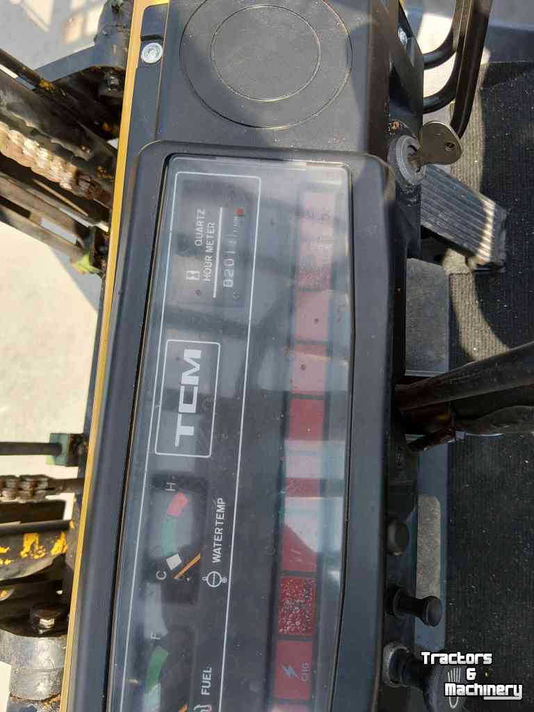 Chariot élévateur TCM FG 20