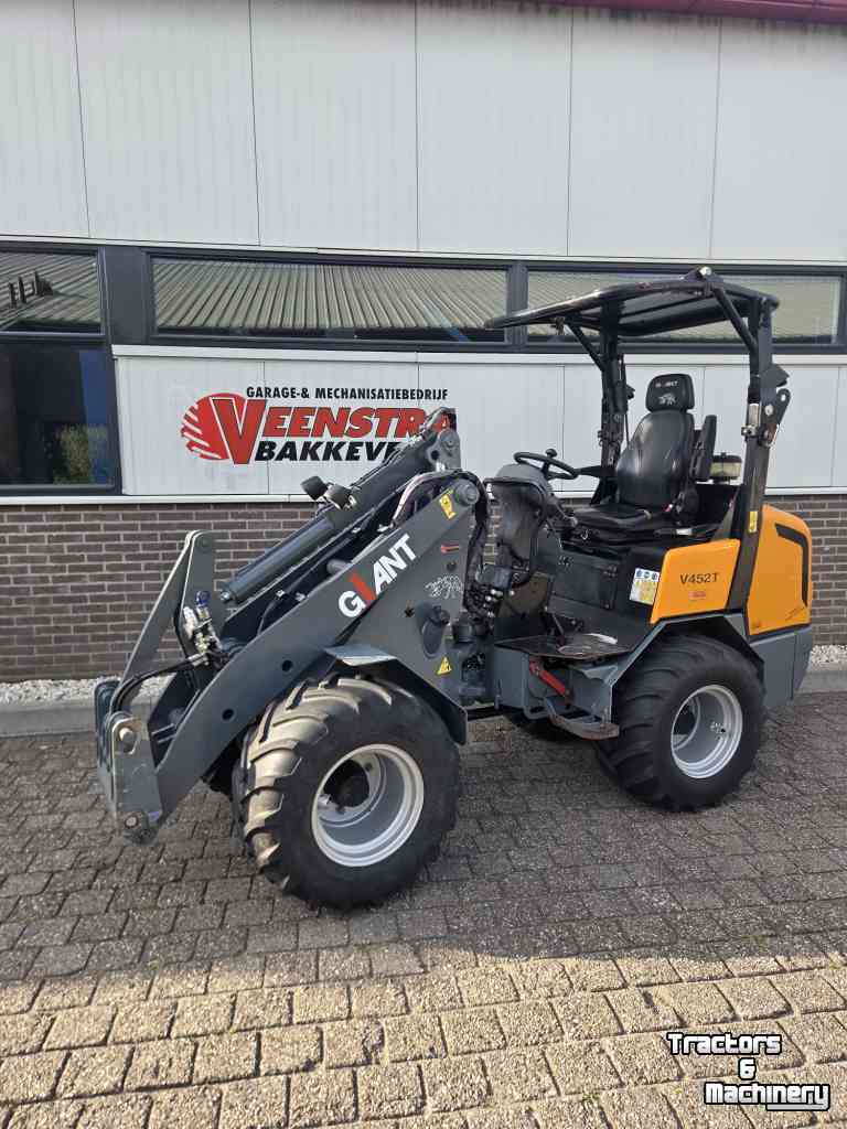 Chargeuse sur pneus Giant V452T