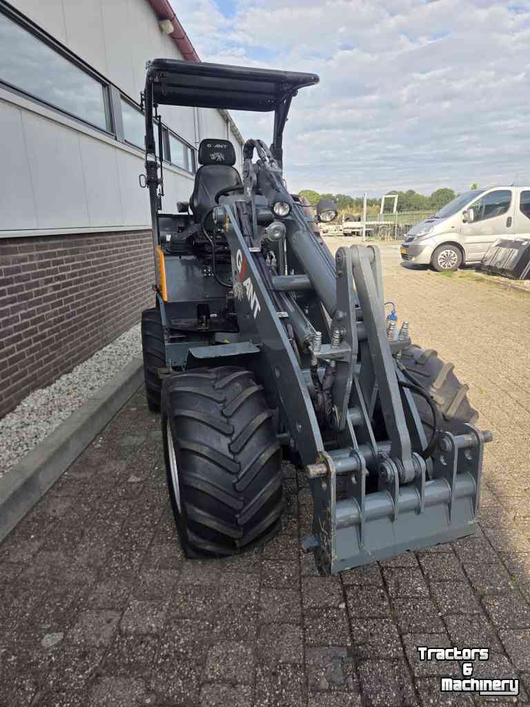 Chargeuse sur pneus Giant V452T