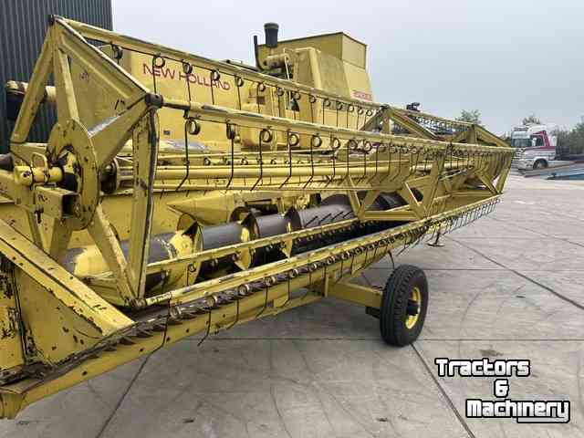 Moissonneuse batteuse New Holland clayson m 140
