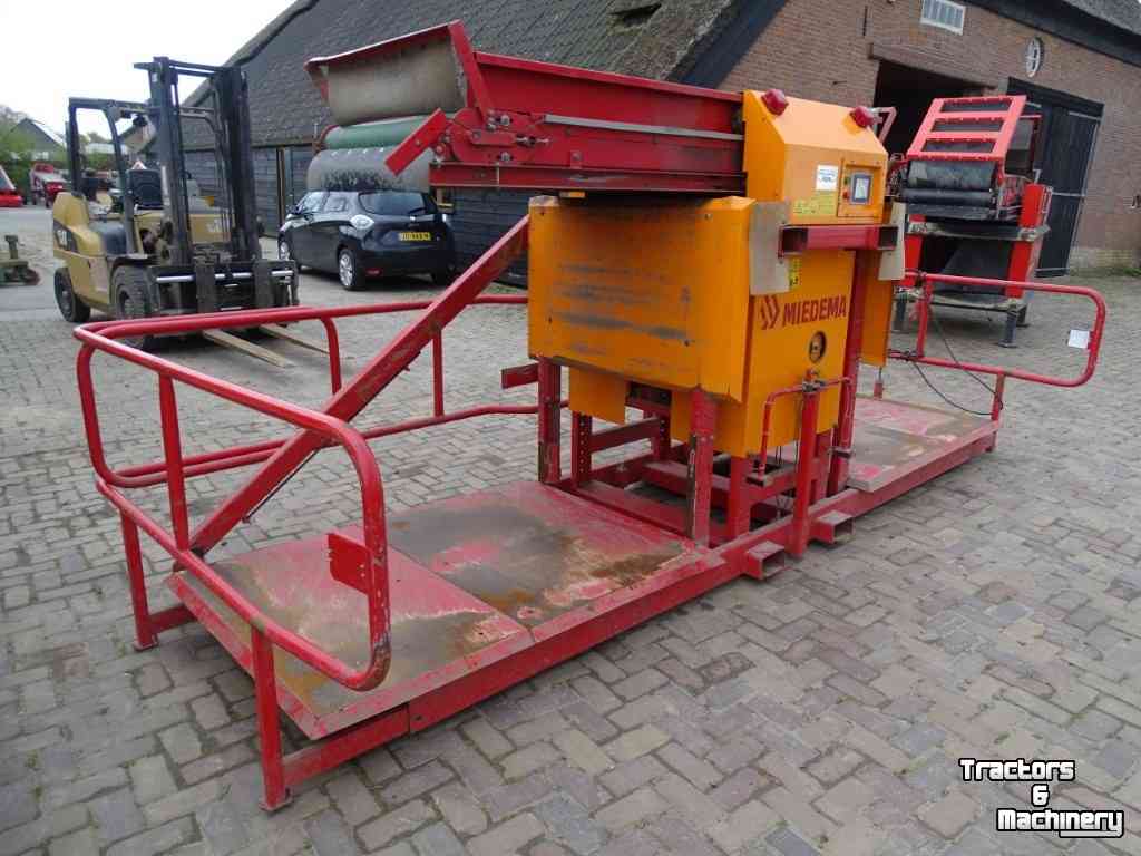 Remplisseur de caisses Miedema Kistenvuller  AKV 41