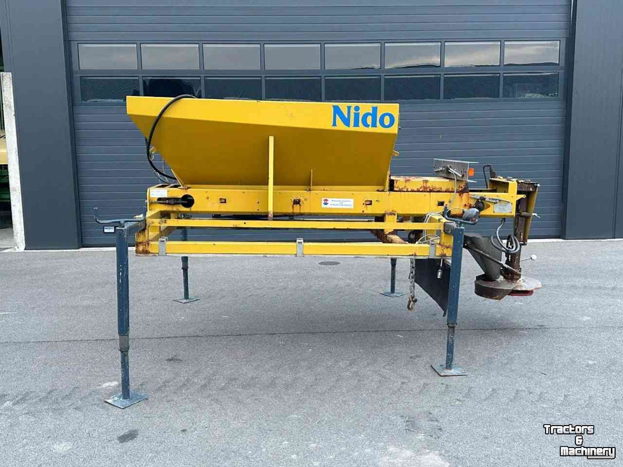 Matériel de déneigement Nido Zoutstrooier