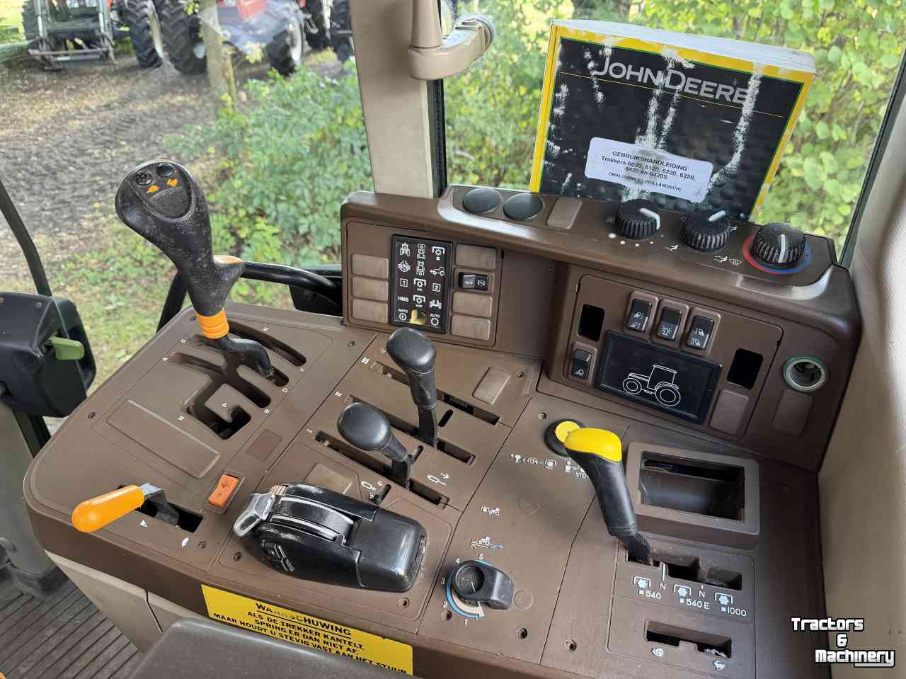 Tracteur John Deere 6220 AQ