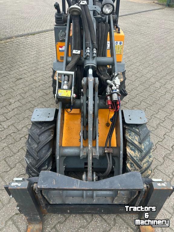 Chargeuse sur pneus Giant D254SW