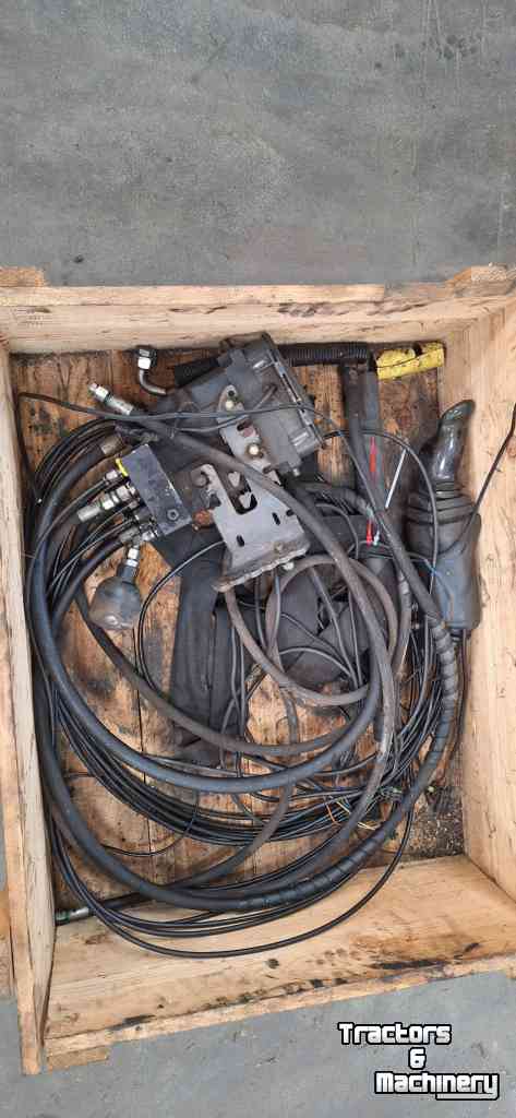 Chargeur frontal Claas voorlader delen  Claas Arion A34