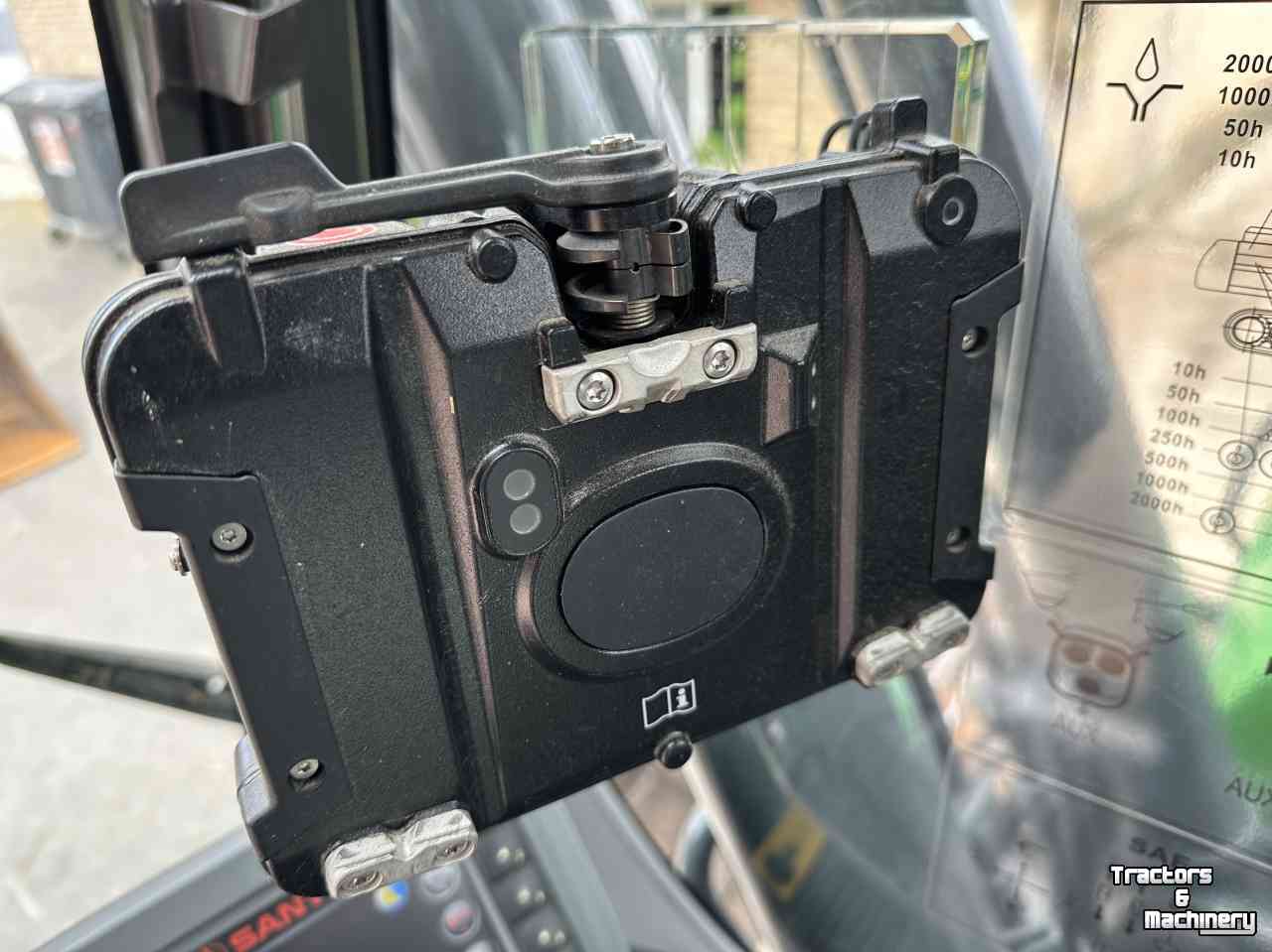 Pelles sur chenilles Sany SY235 Long Reach met Leica GPS voorbereiding