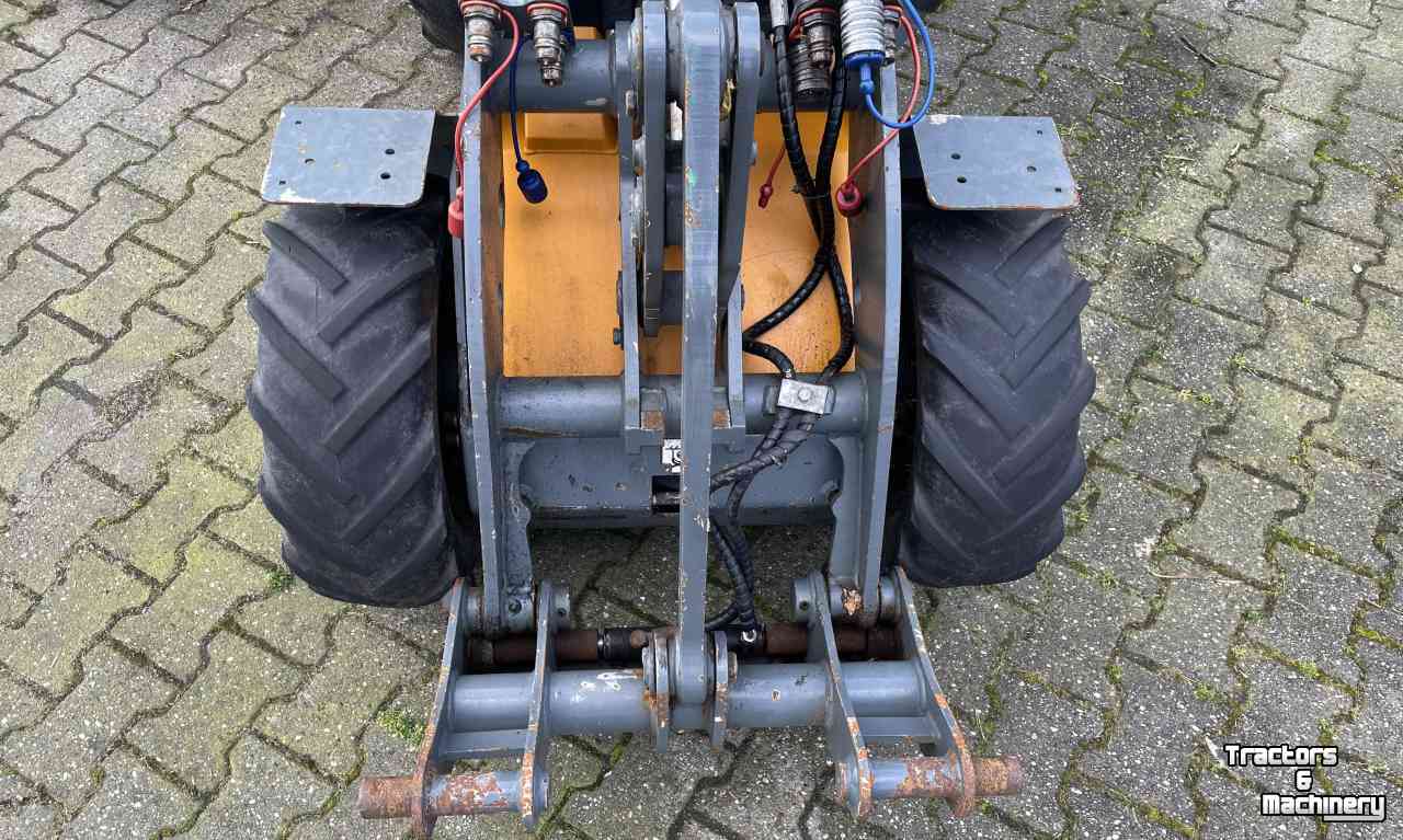 Chargeuse sur pneus Giant D 254 SW Knik-Lader