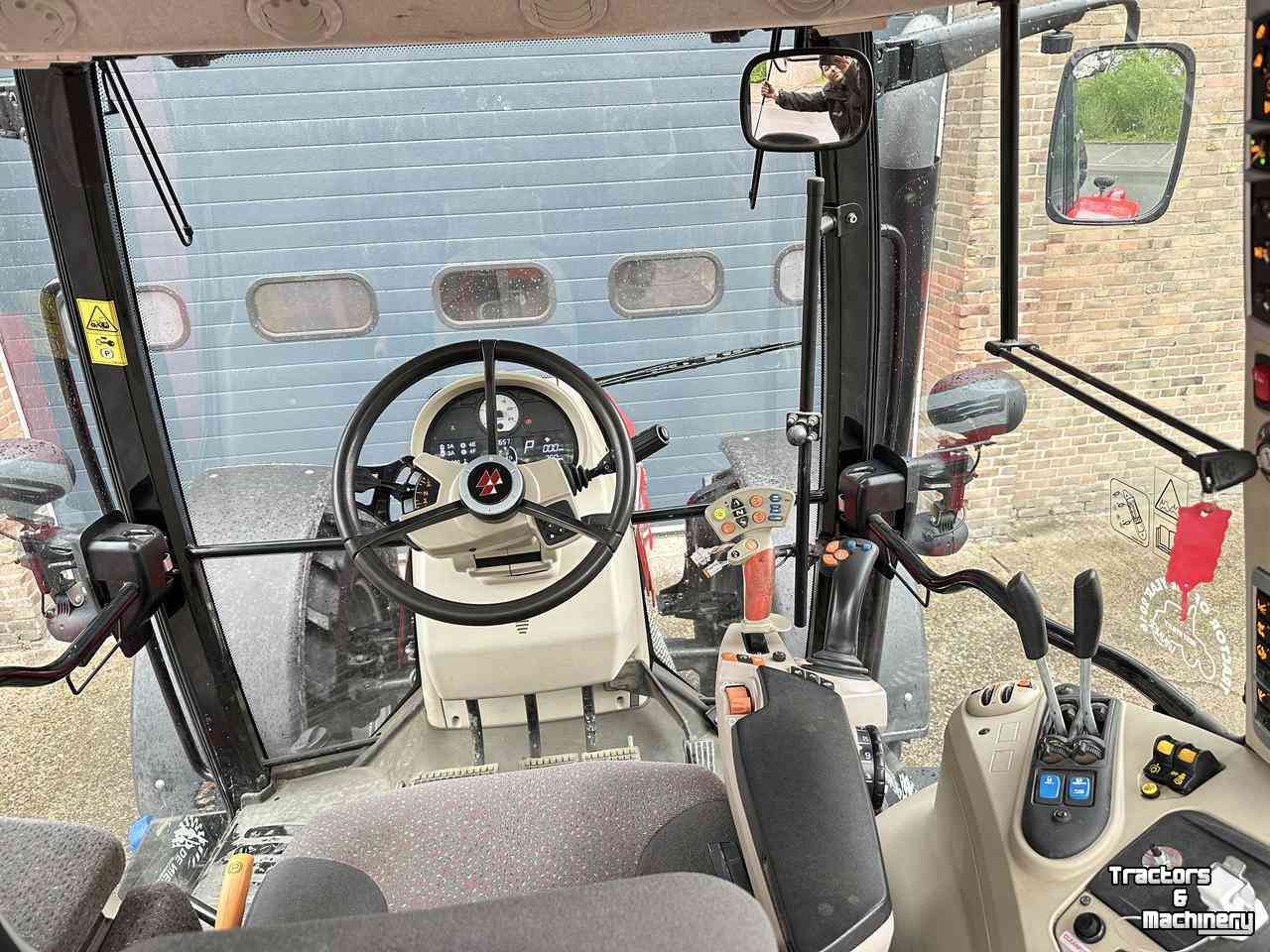 Tracteur Massey Ferguson 5713-4 Dyna-6 EFF 2 Tractor