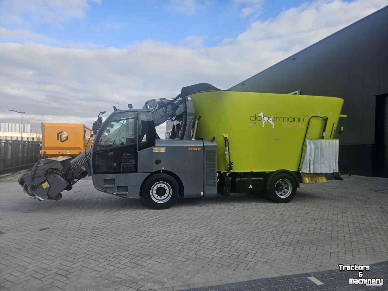 Mélangeuse automotrice Storti Dobermann SW 250 AS EVO