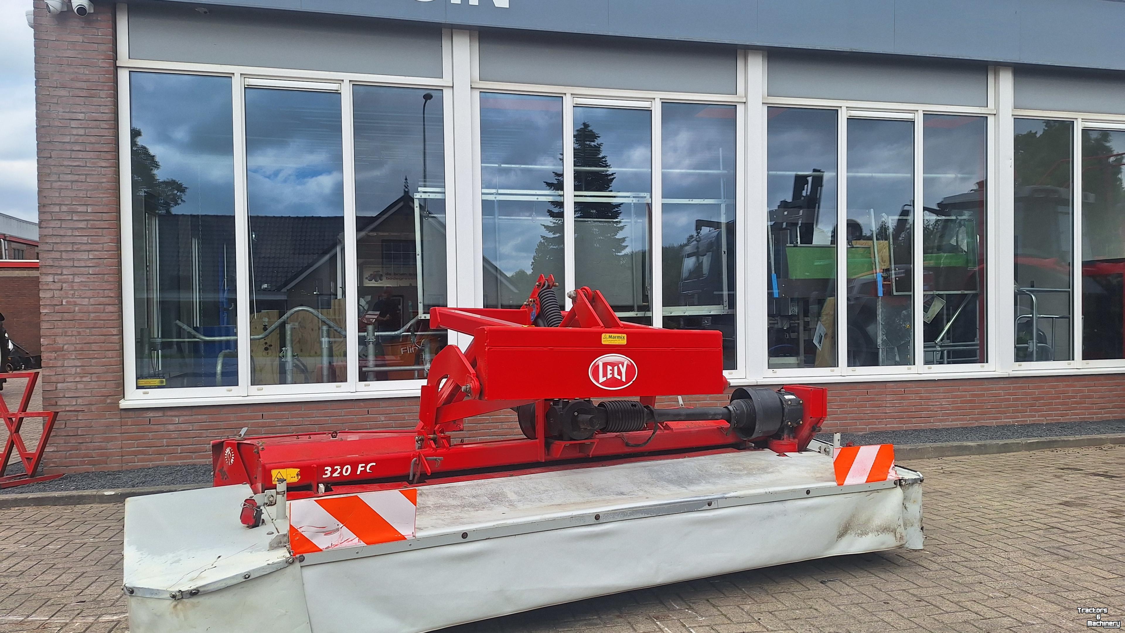 Faucheuse Lely 320FC frontschijvenmaaier-kneuzer