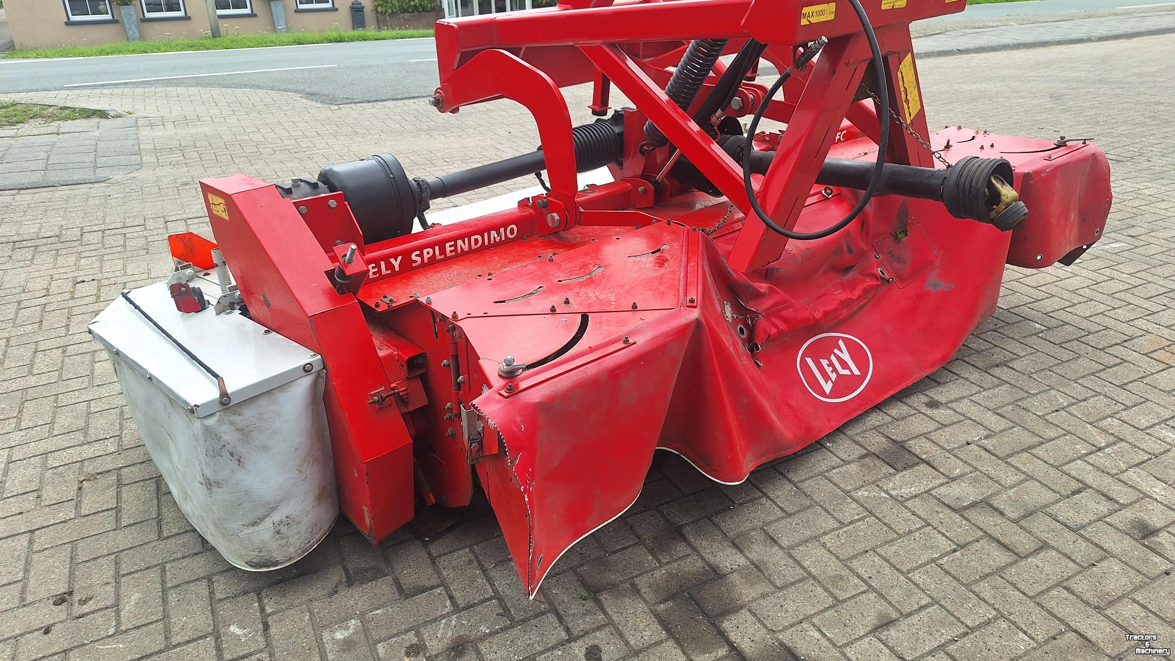 Faucheuse Lely 320FC frontschijvenmaaier-kneuzer