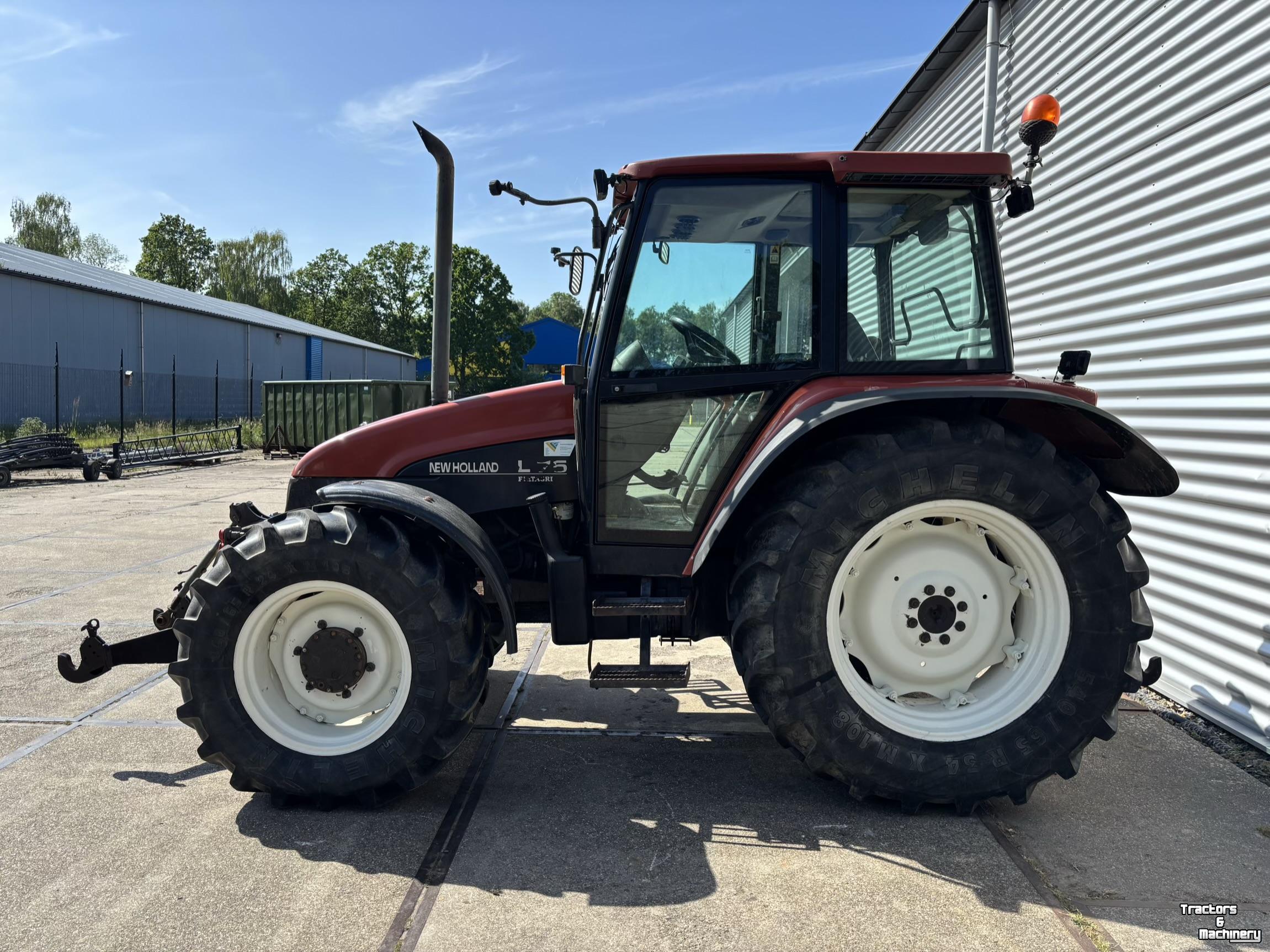 Tracteur New Holland L75