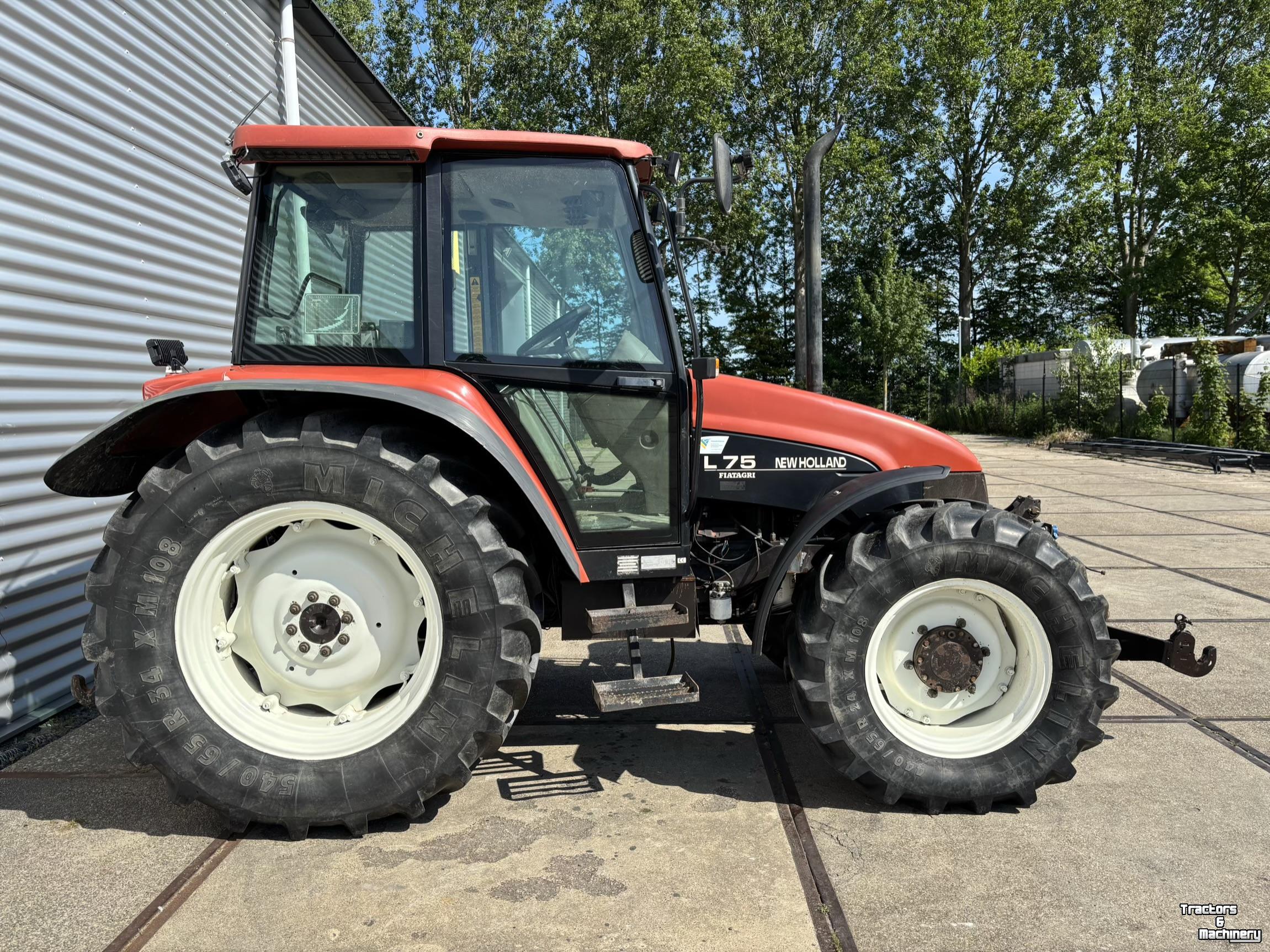 Tracteur New Holland L75