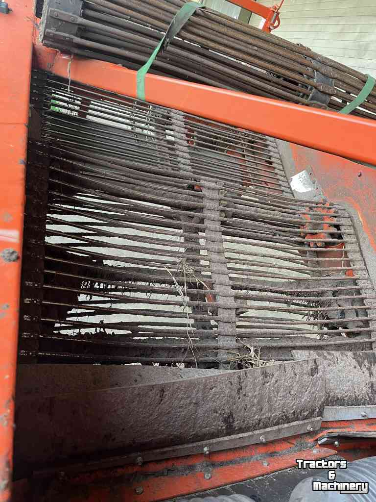 Arracheuse d‘oignons Holaras UM150-F - UR-135-DB Uienrooiset oogstmachines