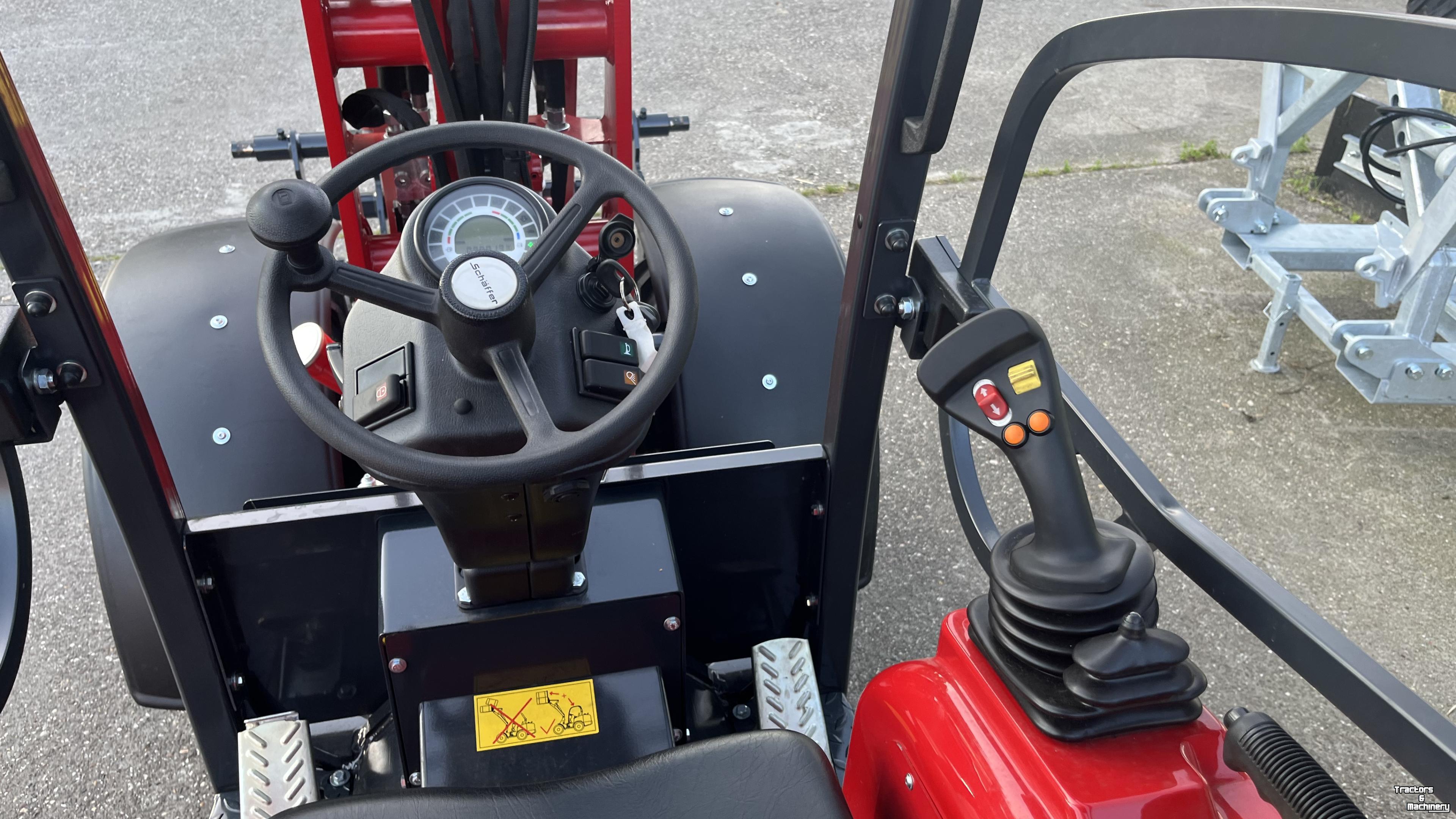 Chargeuse sur pneus  Schaffer 2630 slt