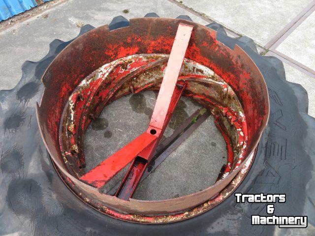 Roues, Pneus, Jantes, Barillets Jumelage Good Year DUBBELLUCHT 18.4 X 38 SPINDEL 30%