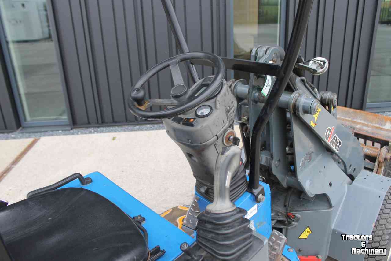 Chargeuse sur pneus Giant D204SW minishovel wiellader puinriek en palletvork