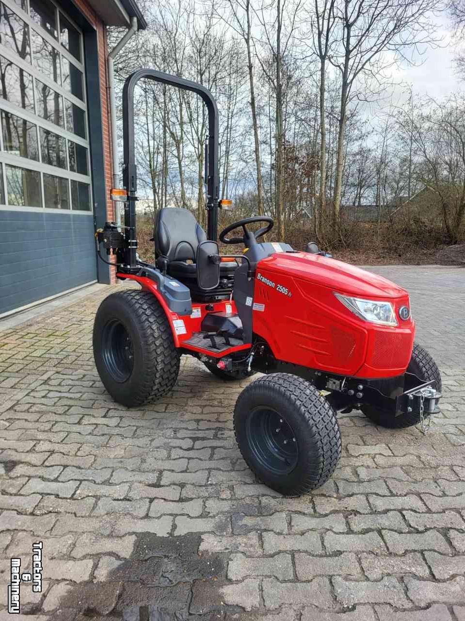 Tracteur pour horticulture Branson mini-trekker 2505