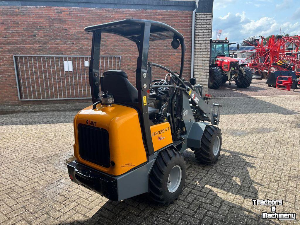 Chargeuse sur pneus Giant D332SWT