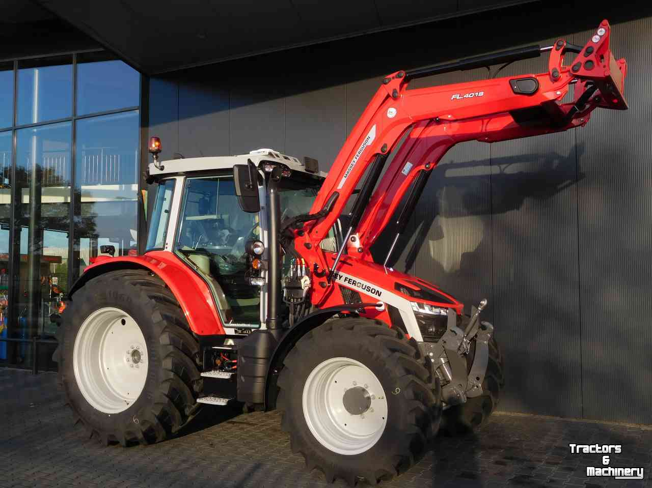 Tracteur Massey Ferguson 5S.125 ! Actie !