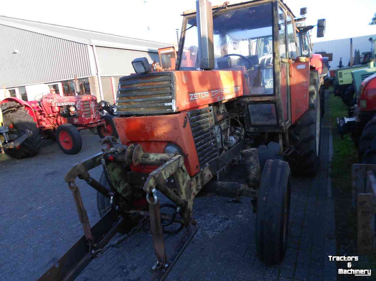Tracteur Zetor 8011