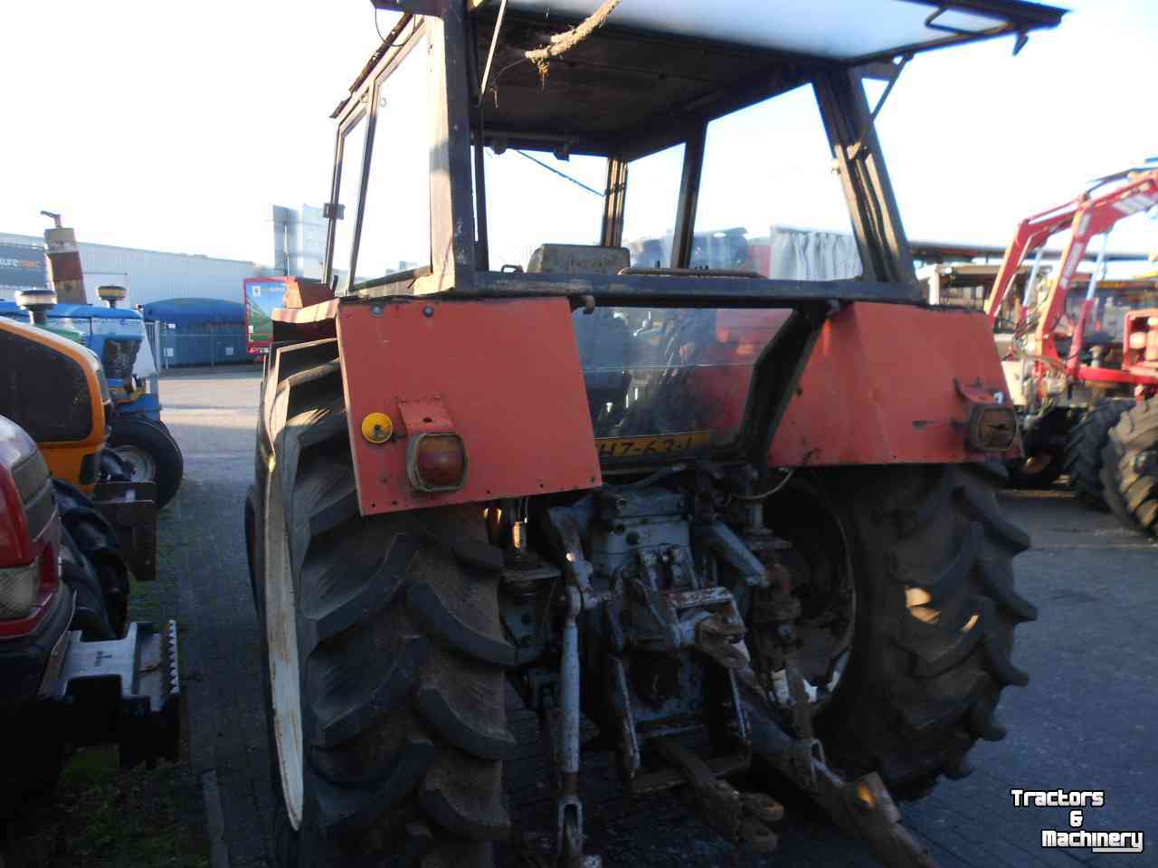 Tracteur Zetor 8011