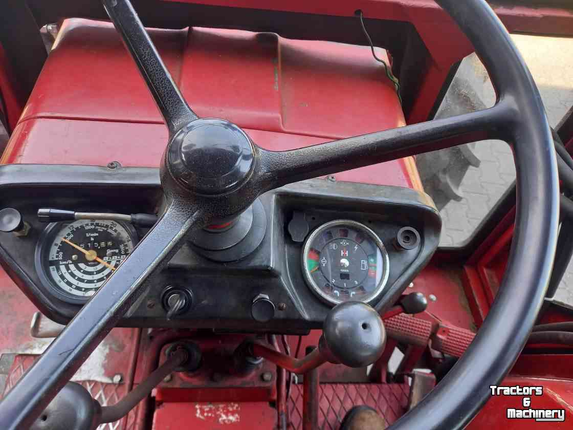 Tracteurs International 733 4-wd + frontlader