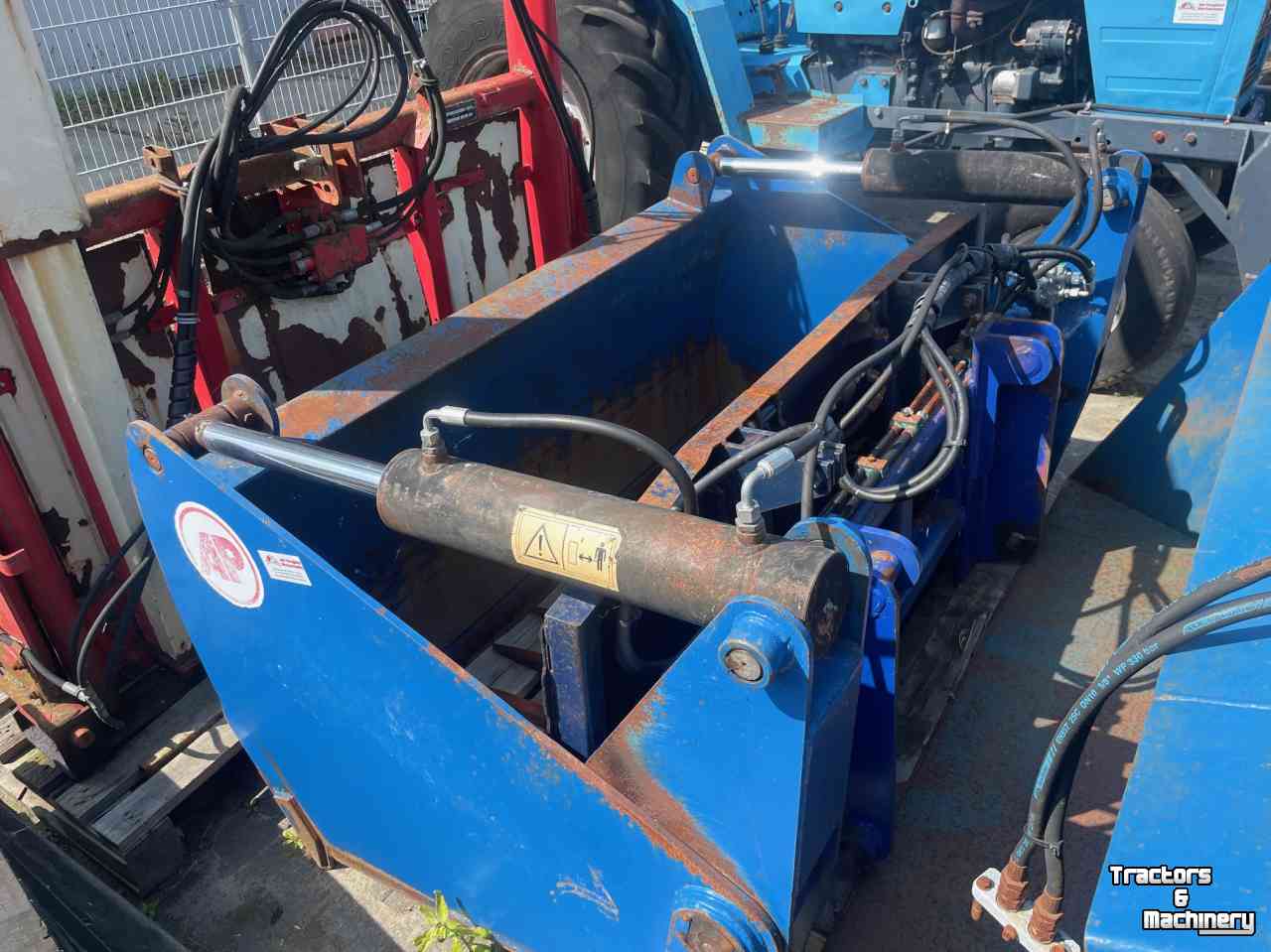 Coupe-blocs d'ensilage AP NP1800