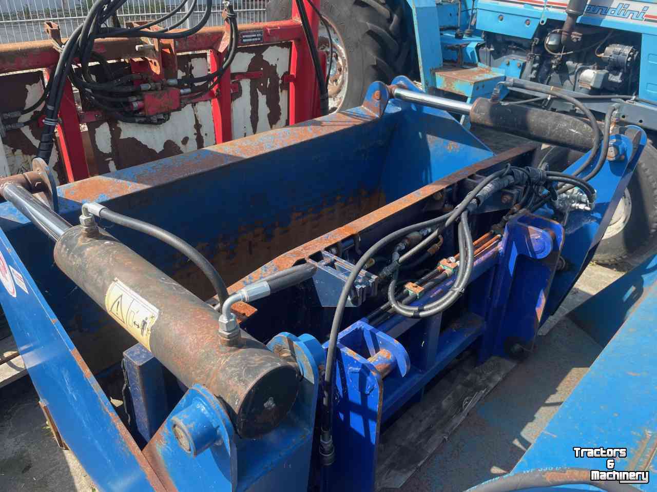 Coupe-blocs d'ensilage AP NP1800