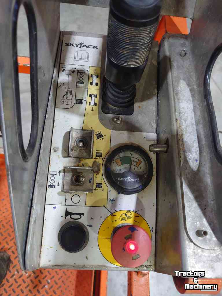 Elévateur à nacelle Skyjack SJ111 3220