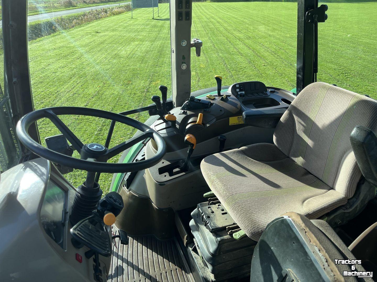 Tracteur John Deere 5820