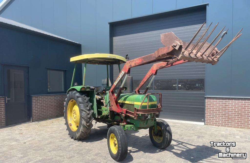 Tracteur John Deere 1130 met voorlader en 1040 - beide 2wd en kenteken fendt ford international