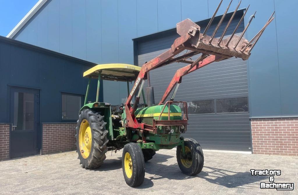 Tracteur John Deere 1130 met voorlader en 1040 - beide 2wd en kenteken fendt ford international