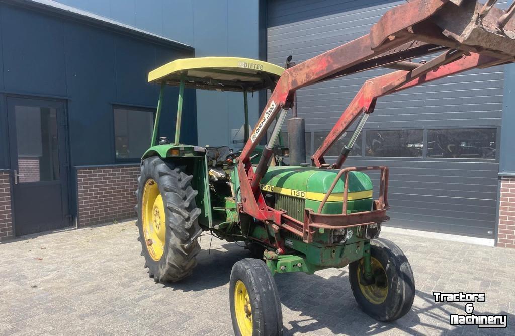 Tracteur John Deere 1130 met voorlader en 1040 - beide 2wd en kenteken fendt ford international