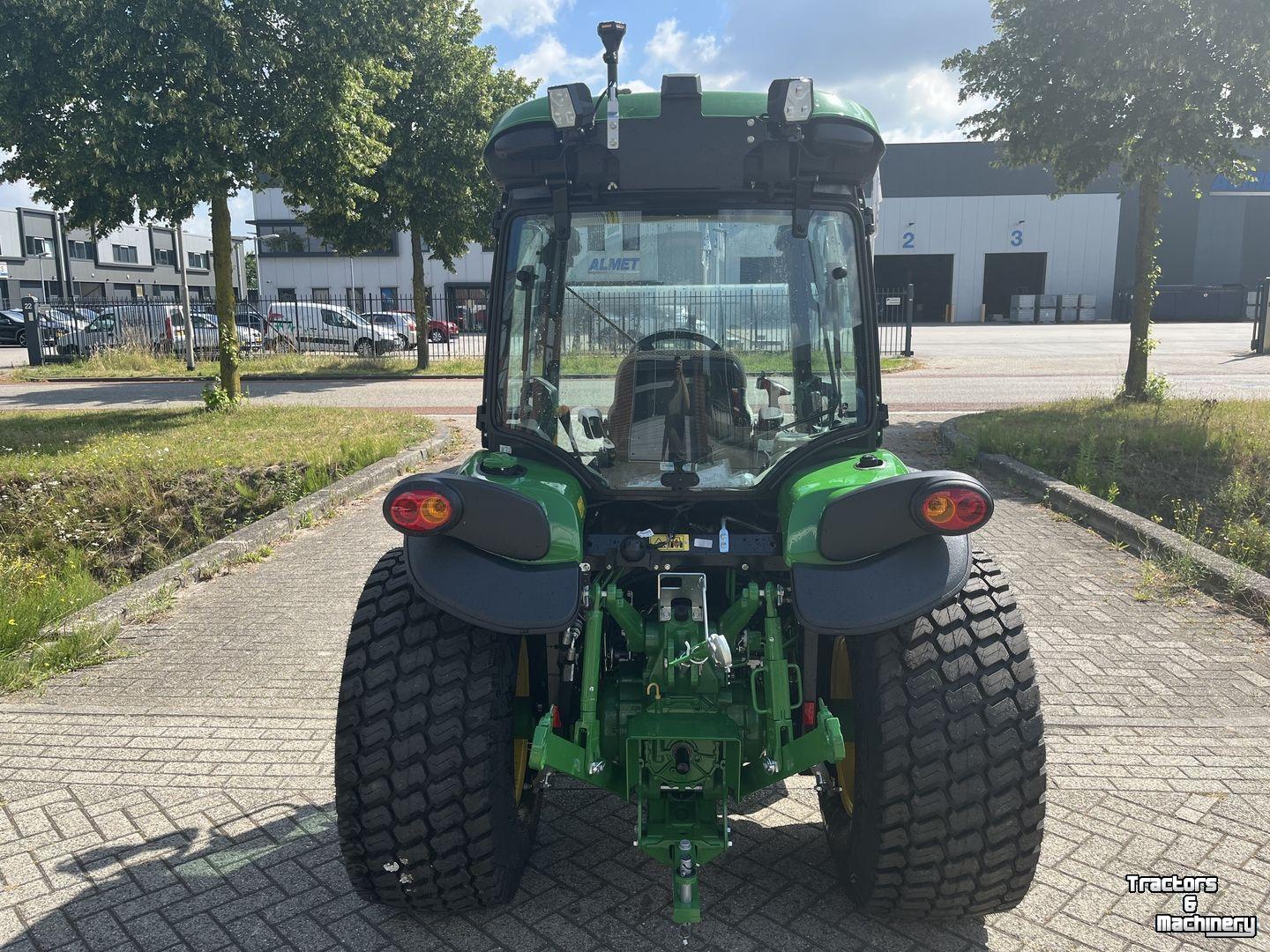 Tracteur pour vignes et vergers John Deere 4066R